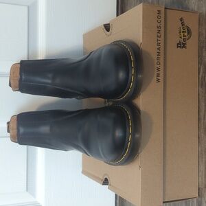 Dr Martens Leather Chelsea Boots (2976)